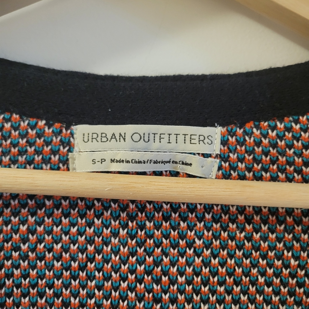 Patterned button up Sweater - Picture 4 of 5